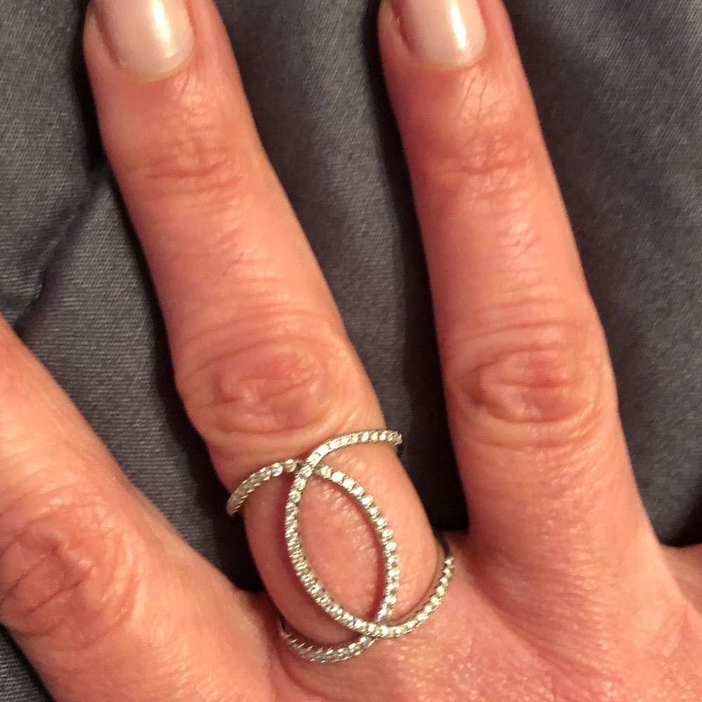 Ladies ring.   Size 7